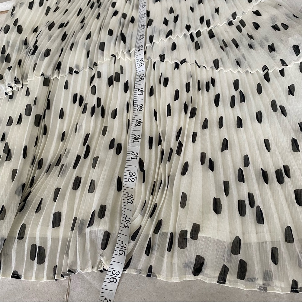 Banana Republic Polka Dot Pleated Dress 6 - Picture 12 of 16